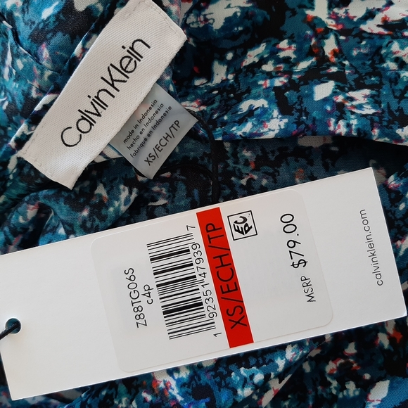 New Calvin Klein floral short sleeve blouse - Picture 2 of 2